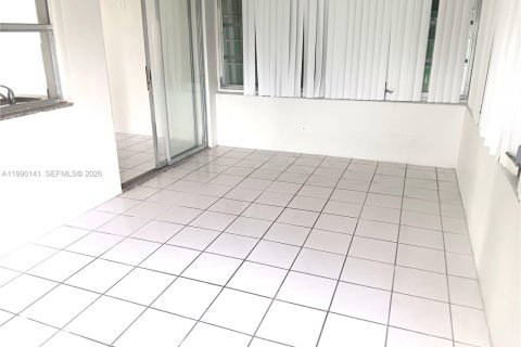 Купить виллу или дом в Тамарак, Флорида 2 спальни, 98.66м2, № 2052064 - фото 5