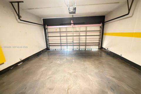 Casa en alquiler en Miramar, Florida, 4 dormitorios, 208.47 m2 № 2030549 - foto 19