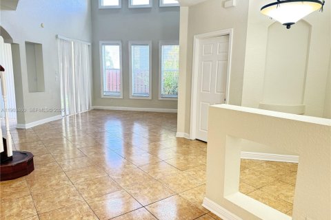 Casa en alquiler en Miramar, Florida, 4 dormitorios, 208.47 m2 № 2030549 - foto 3