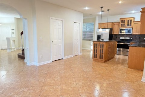 Casa en alquiler en Miramar, Florida, 4 dormitorios, 208.47 m2 № 2030549 - foto 7