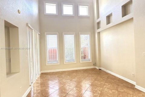 Casa en alquiler en Miramar, Florida, 4 dormitorios, 208.47 m2 № 2030549 - foto 4