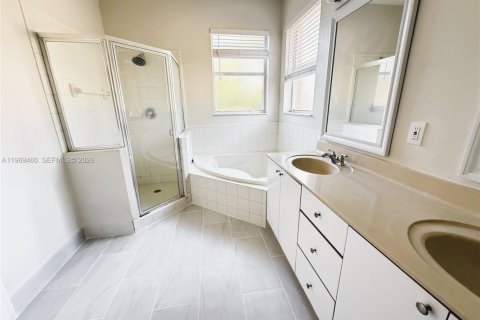 Casa en alquiler en Miramar, Florida, 4 dormitorios, 208.47 m2 № 2030549 - foto 12