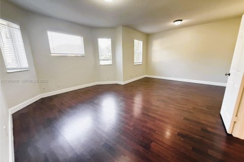 Casa en alquiler en Miramar, Florida, 4 dormitorios, 208.47 m2 № 2030549 - foto 9