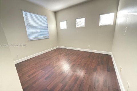 Casa en alquiler en Miramar, Florida, 4 dormitorios, 208.47 m2 № 2030549 - foto 16