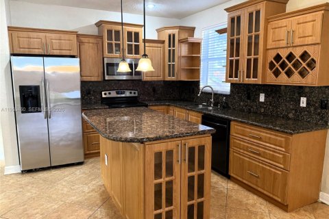 Casa en alquiler en Miramar, Florida, 4 dormitorios, 208.47 m2 № 2030549 - foto 5