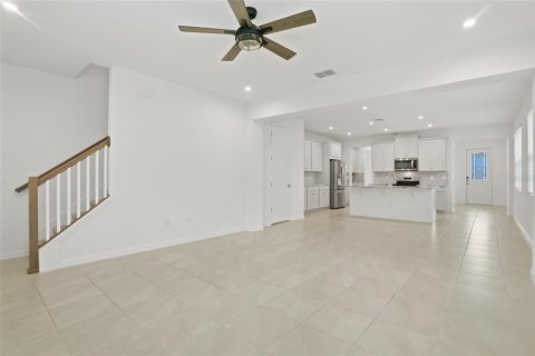 Townhouse in Winter Garden, Florida 3 bedrooms, 192.31 sq.m. № 2197134 - photo 15