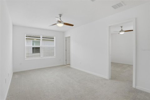 Townhouse in Winter Garden, Florida 3 bedrooms, 192.31 sq.m. № 2197134 - photo 19