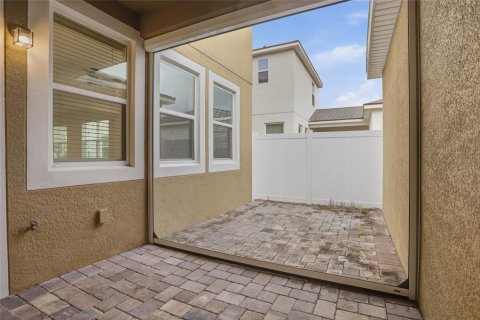 Townhouse in Winter Garden, Florida 3 bedrooms, 192.31 sq.m. № 2197134 - photo 30