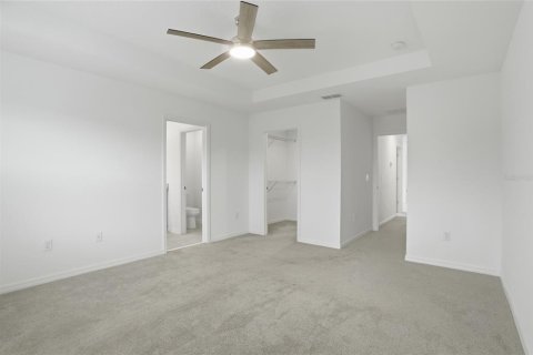 Townhouse in Winter Garden, Florida 3 bedrooms, 192.31 sq.m. № 2197134 - photo 24