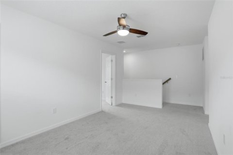 Townhouse in Winter Garden, Florida 3 bedrooms, 192.31 sq.m. № 2197134 - photo 17