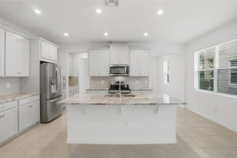 Townhouse in Winter Garden, Florida 3 bedrooms, 192.31 sq.m. № 2197134 - photo 8