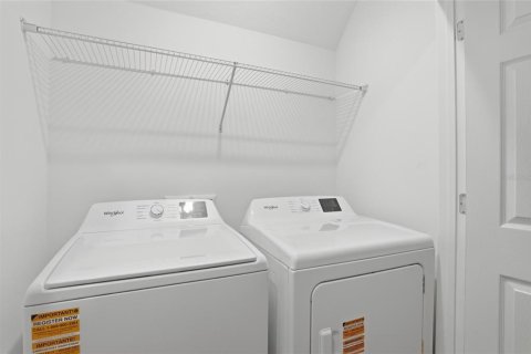 Townhouse in Winter Garden, Florida 3 bedrooms, 192.31 sq.m. № 2197134 - photo 27