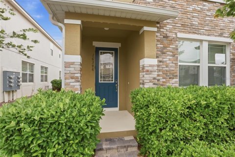 Townhouse in Winter Garden, Florida 3 bedrooms, 192.31 sq.m. № 2197134 - photo 2