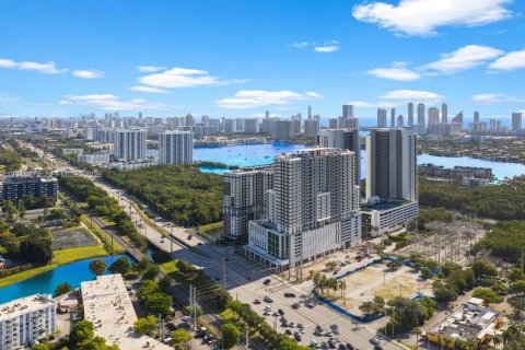Copropriété à vendre à North Miami Beach, Floride: 2 chambres, 103.96 m2 № 2153728 - photo 4