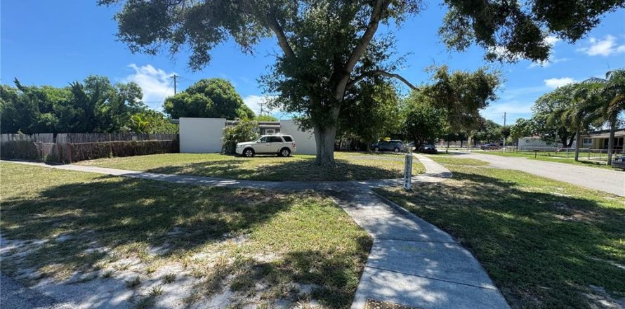 House in Lake Worth, Florida 3 bedrooms, 97.27 sq.m. № 1893821