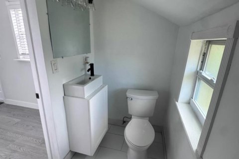 Villa ou maison à vendre à Delray Beach, Floride: 2 chambres, 68.38 m2 № 2432855 - photo 9