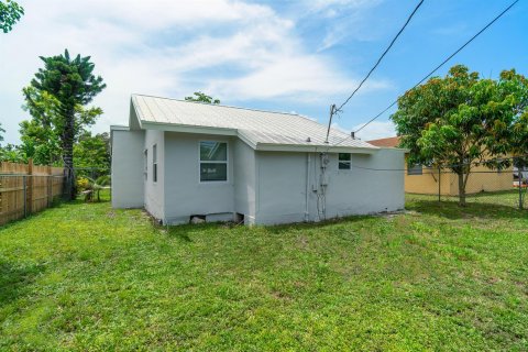 Villa ou maison à vendre à Delray Beach, Floride: 2 chambres, 68.38 m2 № 2432855 - photo 2