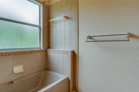 House in Clearwater, Florida 3 bedrooms, 175.96 sq.m. № 2425723 - photo 19