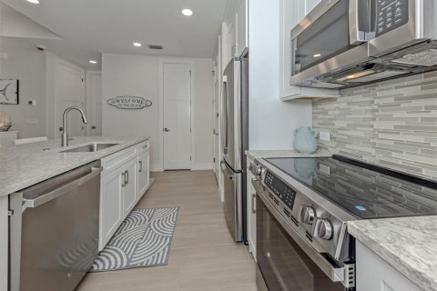 Condo in Venice, Florida, 2 bedrooms  № 957369 - photo 15