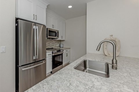 Condo in Venice, Florida, 2 bedrooms  № 957369 - photo 14