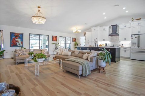 Снять в аренду виллу или дом в Фростпруф, Флорида 10 комнат, 214.05м2, № 1916390 - фото 13