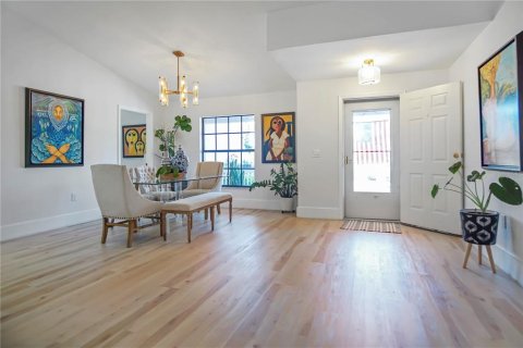 Снять в аренду виллу или дом в Фростпруф, Флорида 10 комнат, 214.05м2, № 1916390 - фото 12