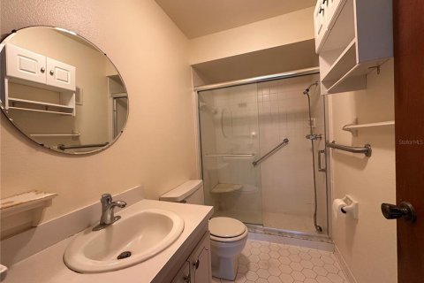 Condo in Bradenton, Florida, 2 bedrooms  № 1678269 - photo 11