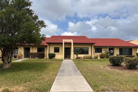 Condo in Bradenton, Florida, 2 bedrooms  № 1678269 - photo 1