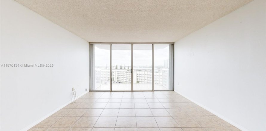Condominio en Aventura, Florida, 1 dormitorio № 1897849