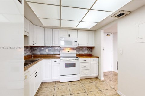 Condominio en alquiler en Aventura, Florida, 1 dormitorio, 93.37 m2 № 1897849 - foto 7