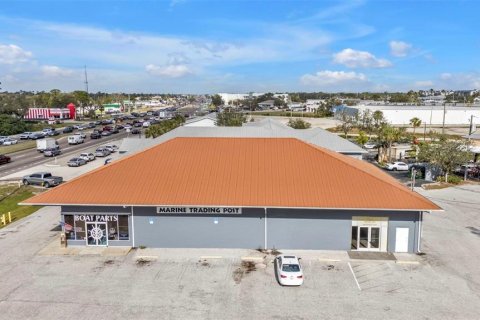 Immobilier commercial à Punta Gorda, Floride 649.94 m2 № 2373875