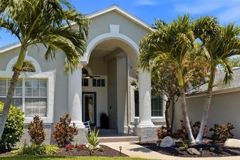 Villa ou maison à Tierra Verde, Floride 3 chambres, 167.5 m2 № 2232226