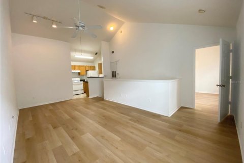Condo in Orlando, Florida, 1 bedroom  № 2237642 - photo 3