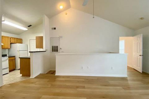 Condo in Orlando, Florida, 1 bedroom  № 2237642 - photo 8