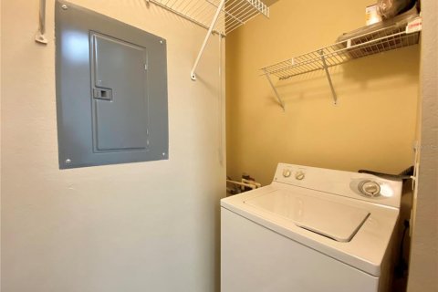 Condo in Orlando, Florida, 1 bedroom  № 2237642 - photo 16
