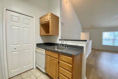 Condo in Orlando, Florida, 1 bedroom  № 2237642 - photo 6