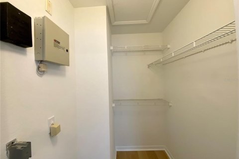 Condo in Orlando, Florida, 1 bedroom  № 2237642 - photo 14