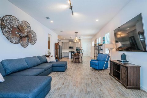 House in Apollo Beach, Florida 3 bedrooms, 167.22 sq.m. № 1512273 - photo 7
