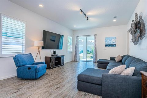 House in Apollo Beach, Florida 3 bedrooms, 167.22 sq.m. № 1512273 - photo 5