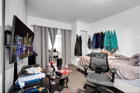 Commercial property in Miami, Florida 139.82 sq.m. № 2089724 - photo 21