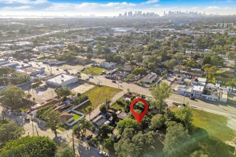 Commercial property in Miami, Florida 139.82 sq.m. № 2089724 - photo 28