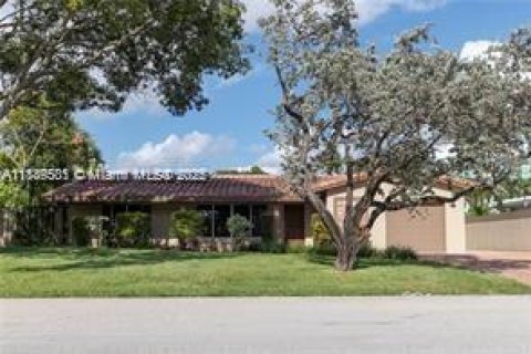 Villa ou maison à louer à Fort Lauderdale, Floride: 4 chambres, 193.61 m2 № 1946840 - photo 12