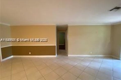 Villa ou maison à louer à Fort Lauderdale, Floride: 4 chambres, 193.61 m2 № 1946840 - photo 9