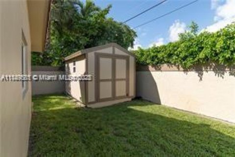 Villa ou maison à louer à Fort Lauderdale, Floride: 4 chambres, 193.61 m2 № 1946840 - photo 11