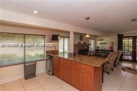 Villa ou maison à louer à Fort Lauderdale, Floride: 4 chambres, 193.61 m2 № 1946840 - photo 7