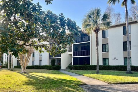 Condo in Tarpon Springs, Florida, 2 bedrooms  № 2379555 - photo 2