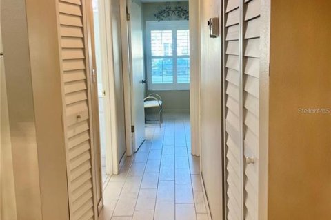 Condo in Tarpon Springs, Florida, 2 bedrooms  № 2379555 - photo 10