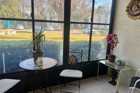 Condo in Tarpon Springs, Florida, 2 bedrooms  № 2379555 - photo 24