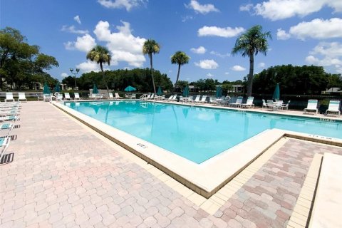 Condo in Tarpon Springs, Florida, 2 bedrooms  № 2379555 - photo 28