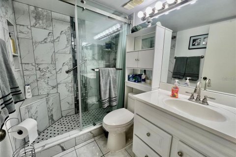 Condo in Tarpon Springs, Florida, 2 bedrooms  № 2379555 - photo 21